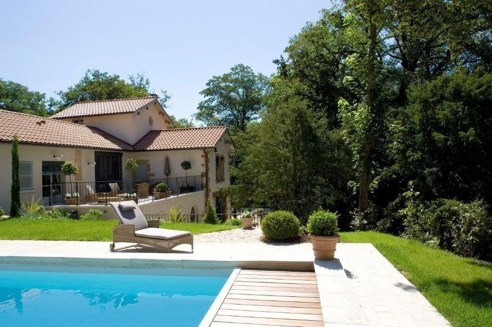 Les Hautes Bruyeres Ecully Exterior photo