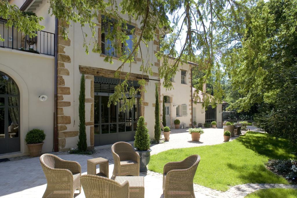 Les Hautes Bruyeres Ecully Exterior photo